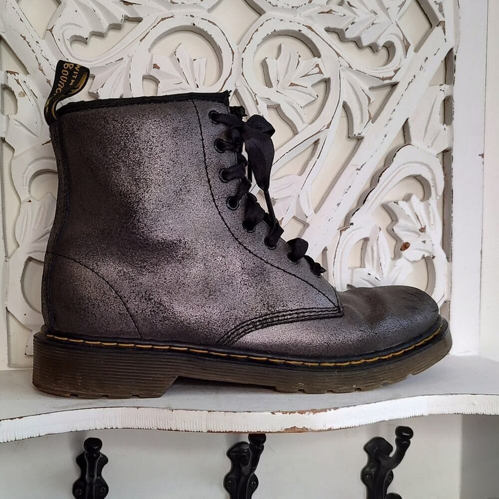 Dr. Martens Airwair Delaney Boots Size 5